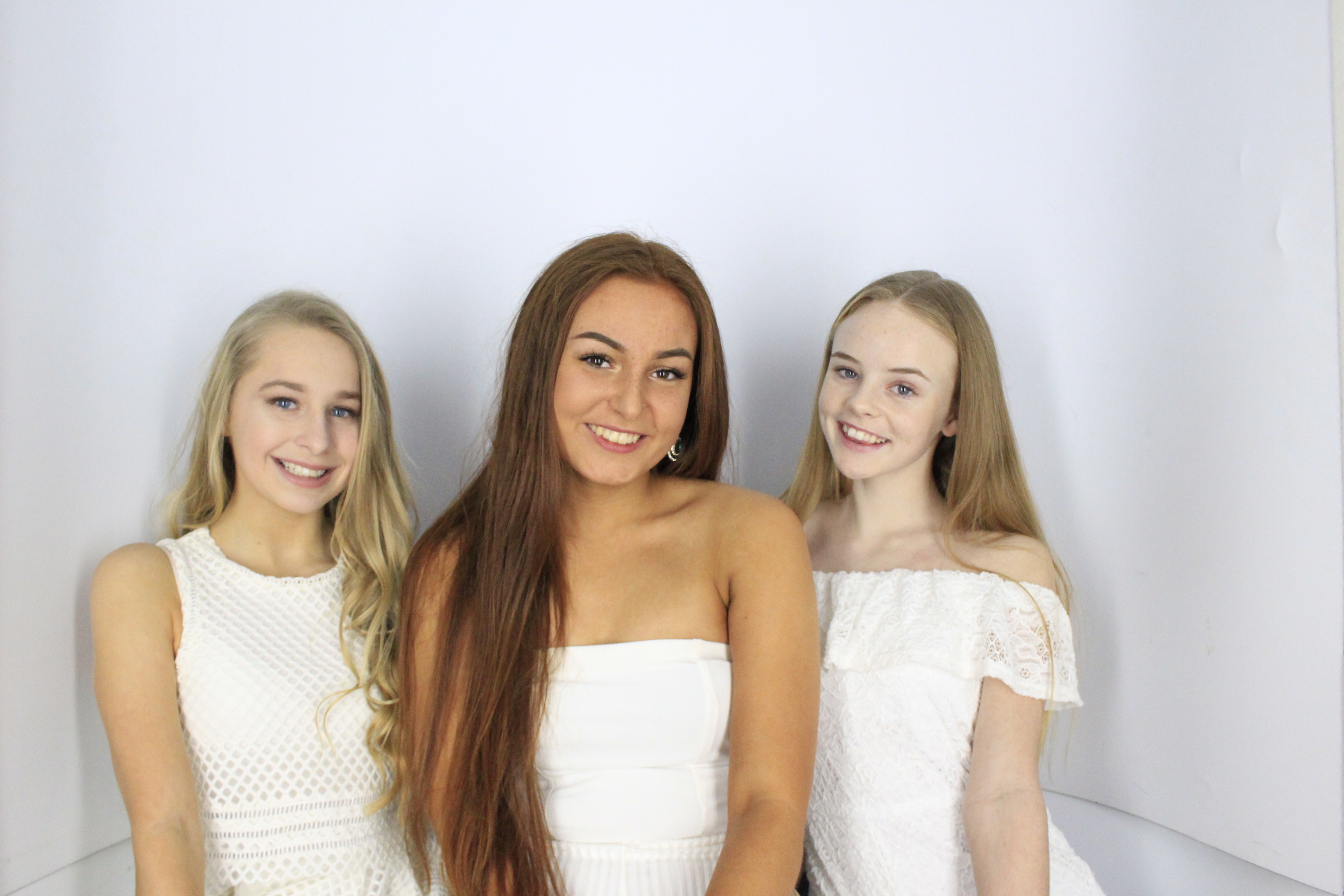 Issy & Alice's 18th Birthday Party | View more photos from the event at gallery.myphotoboothexperience.co.uk/u/MyPhotoBoothExperienceLtd/Issy-Alices-18th-Birthday-Party